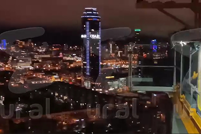 Екатеринбургский подросток забрался на крышу высотного ЖК