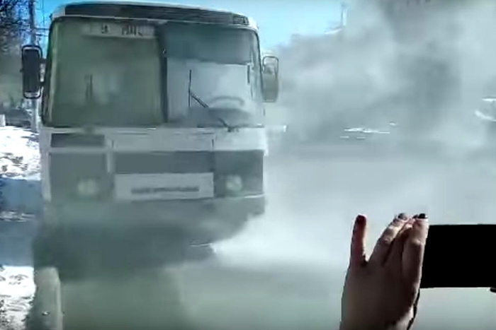Во Владимирской области загорелся автобус МЧС с журналистами