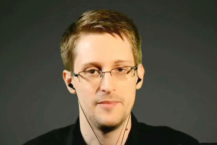 Сноуден: американские программы слежки не предотвратили ни одного теракта