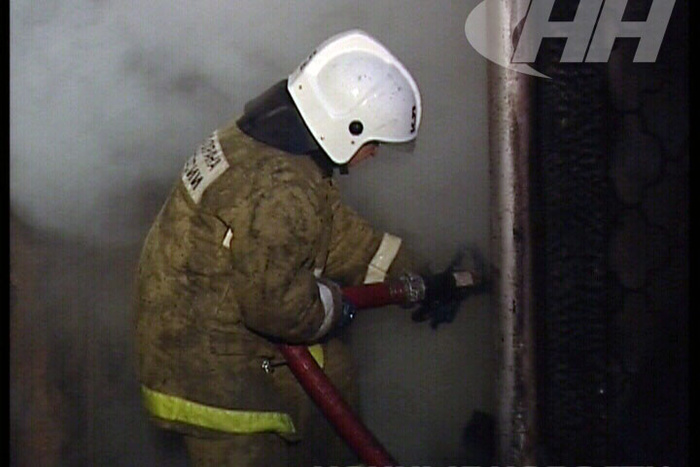 Пенсионеры отравились угарным газом во время пожара в Екатеринбурге