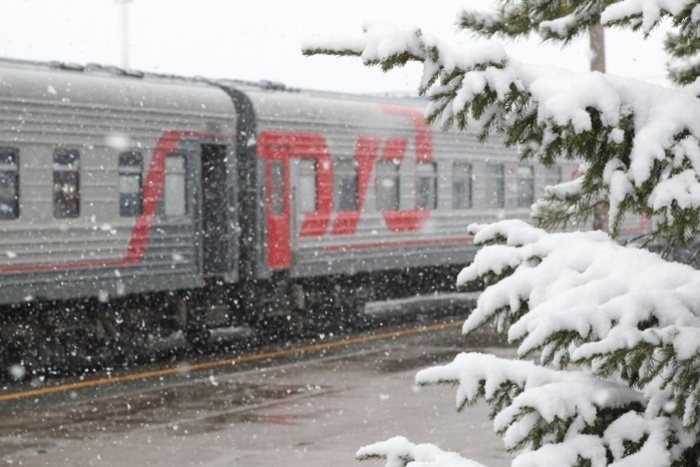 Пассажиры электрички Екатеринбург — Челябинск были вынуждены ехать в холоде и темноте