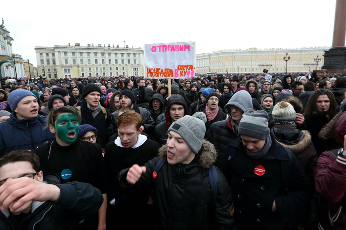 Задержанные подростки ждут денег от Навального: «10 тысяч евро на нос»