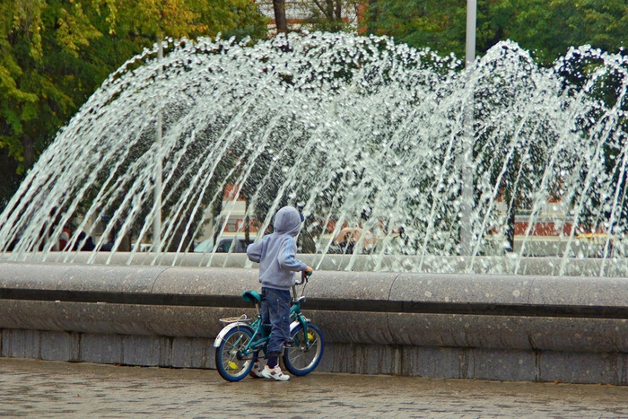 В фонтане волгоградского парка утонул ребенок