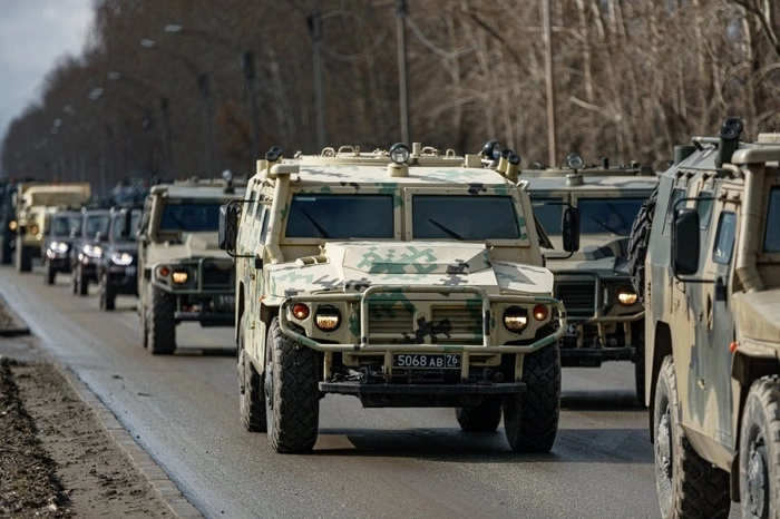 Такого никогда не было: о перекрытии дорог в Екатеринбурге предупреждает МЧС