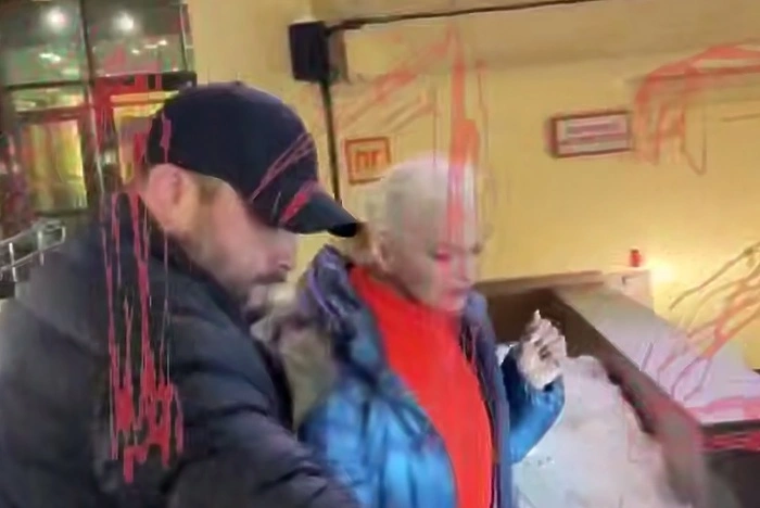 «После всех праздников». Долина дала первый сольный концерт после выселения из квартиры