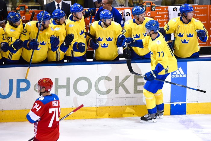 Сборная России уступила шведам на старте хоккейного Кубка мира