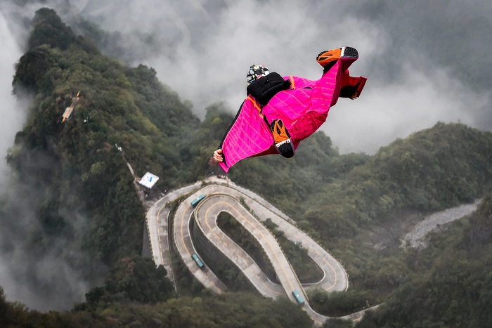 Отец уральского бейсджампера после смерти сына сам стал прыгать с парашютом
