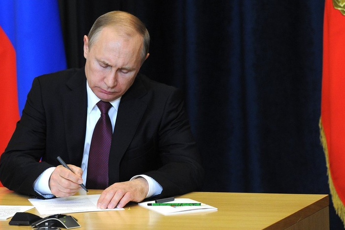 В Кремле раскрыли детали переговоров Путина и Зеленского