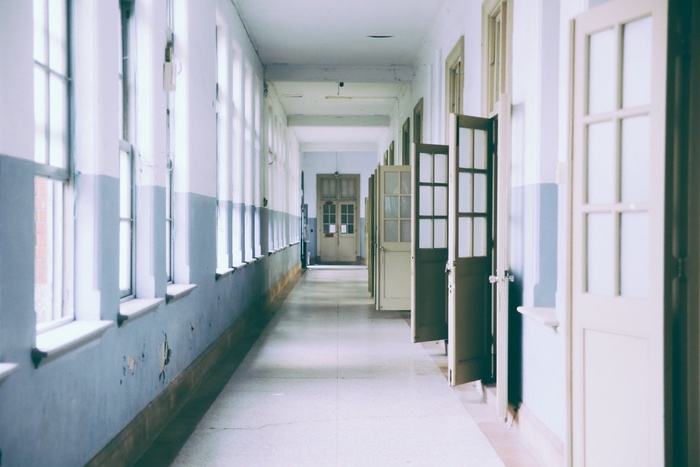 Власти рассказали о сотнях закрытых на карантин школьных классах в Свердловской области