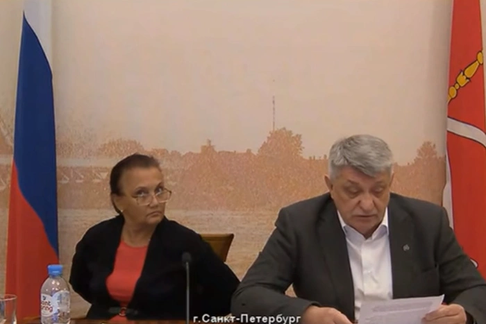 Сокуров заявил о готовности поговорить с Путиным «за чашкой чая»