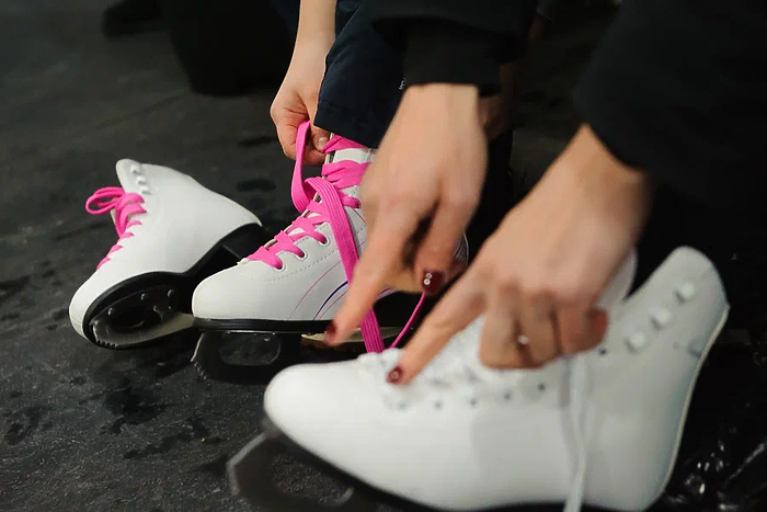 Екатеринбургский ТЦ не смог открыть каток из-за погоды