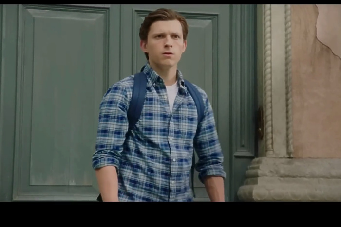 «Ну-ка, что важней всего???» Российские пользователи атаковали актера Тома Холланда из-за Долиной