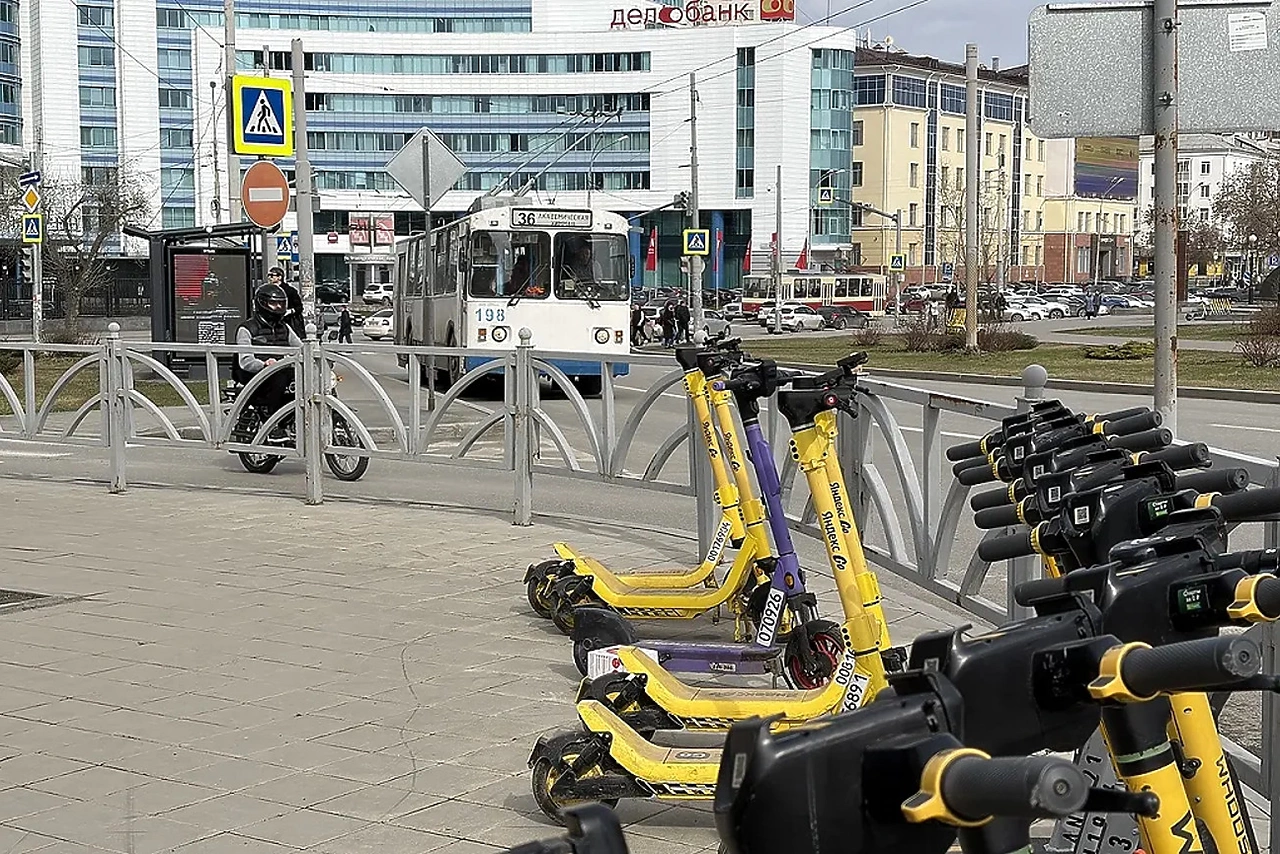 В центре Екатеринбурга 9 мая запретят ездить самокатчикам