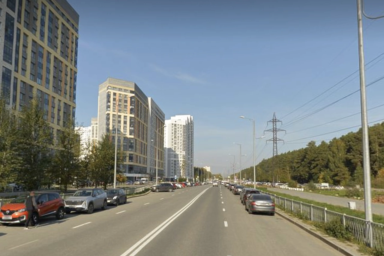 В Екатеринбурге в ДТП с фургоном погиб байкер
