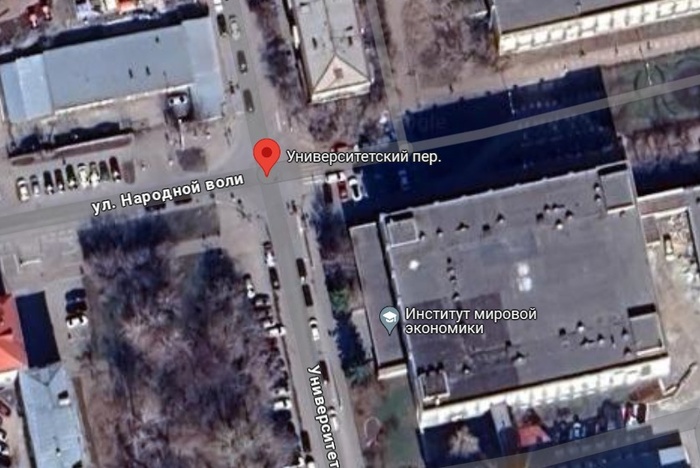 В центре Екатеринбурга около ВУЗа нашли тело человека