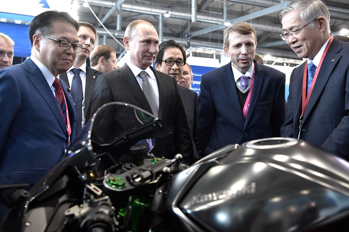 Путин сообщил японцам, что у него есть мотоцикл «их фирмы»