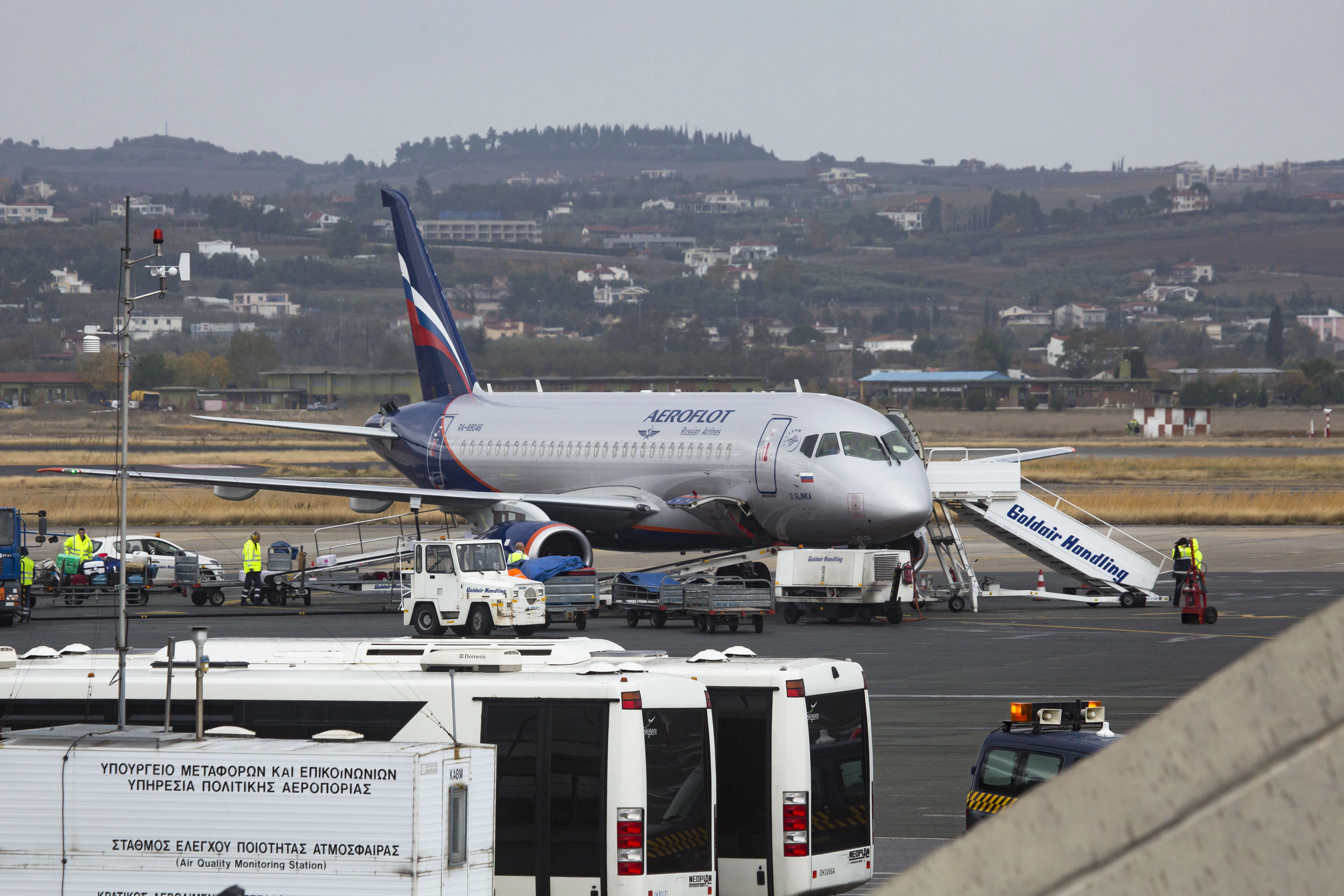 Топ-менеджеры «Аэрофлота» лишились премий из-за сгоревшего SSJ100