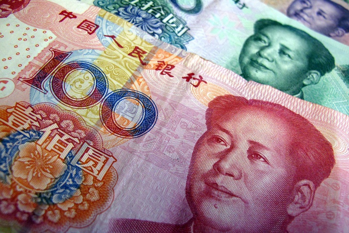 Уральские компании уходят от расчетов в долларах в юани