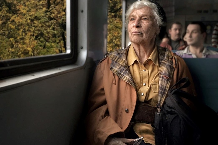 В Екатеринбурге женщины под видом соцработников похитили у 86-летней пенсионерки сотни тысяч рублей