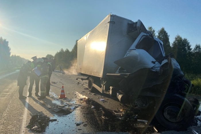 Уснувший за рулем водитель погиб на трассе Екатеринбург — Тюмень