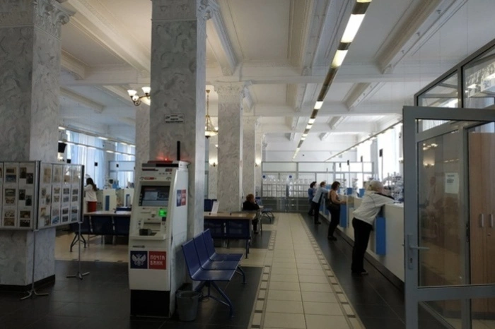 В Екатеринбурге эвакуировали Главпочтамт из-за подозрительной посылки