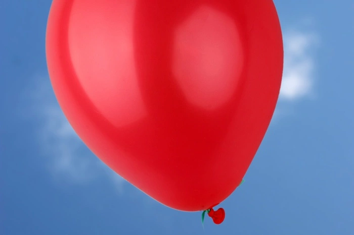 Молодежь подсаживается на новый наркотик — веселящий газ