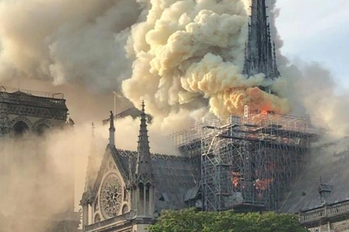 Нотр-Дам-де-Пари восстановят в первоначальном облике