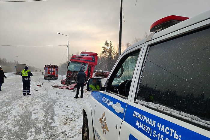 Движение на трассе Пермь — Екатеринбург перекрыли из-за сразу пяти аварий