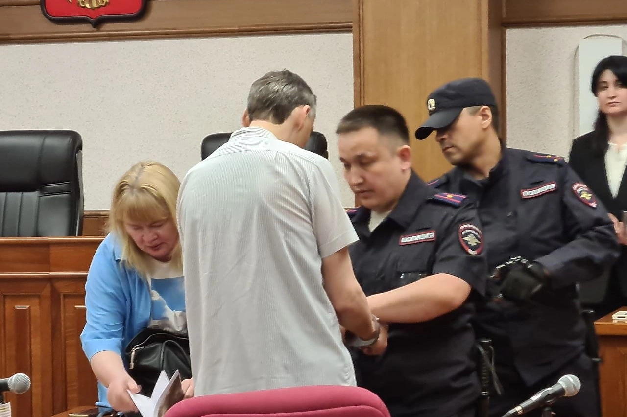 Екатеринбургского концертмейстера хоровой школы отправили в колонию за растление учеников