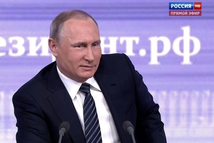 Путин предположил, что «кто-то решил лизнуть американцев в одно место»