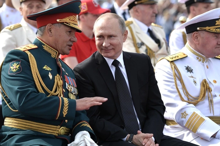 Главком ВМФ оконфузился, перепутав министра обороны Сергея Шойгу с президентом