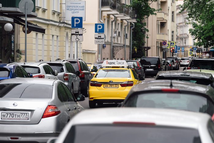 «Яндекс.Такси» решил страховать своих пассажиров