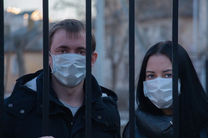 «Ходят там в защитных костюмах»: общественники заявили о вспышке коронавируса в уральской колонии