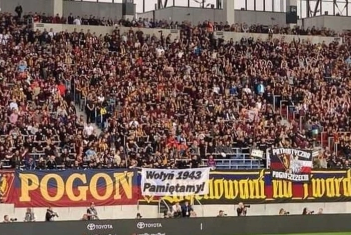 Украинские СМИ объявили «российской провокацией» антиукраинскую акцию польских футбольных фанатов