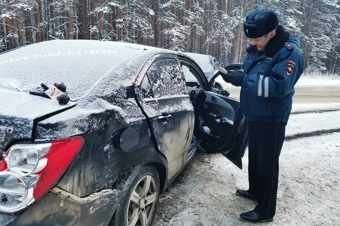 Три человека в больнице: под Берёзовским пьяная мать взяла ребёнка, села за руль и устроила аварию