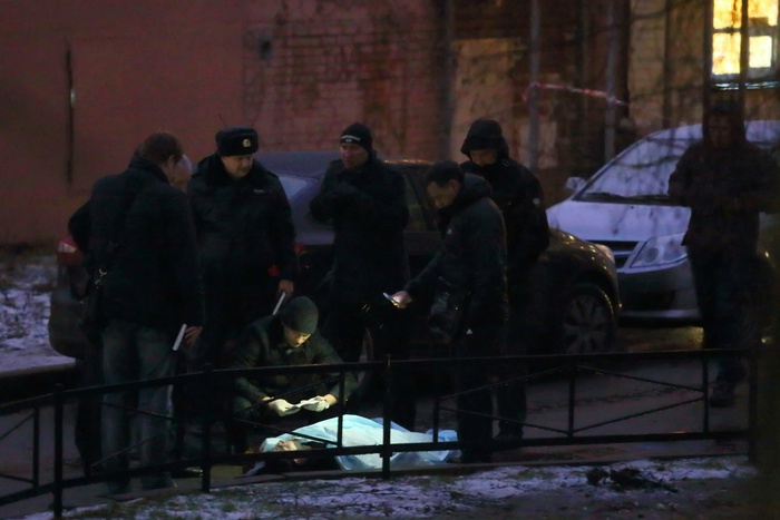 На стройке в Екатеринбурге нашли труп мужчины