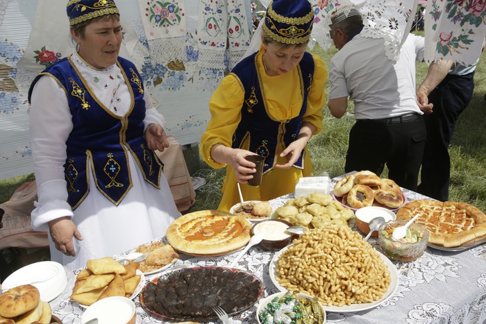 «Татар барда, Сабан туе бар»: тысячи уральцев отметили праздник плуга