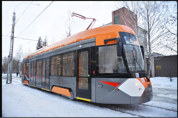 По Екатеринбургу начал ездить «трамвай из будущего»