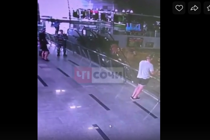 Мужчина погиб, спрыгнув с балкона, на железнодорожном вокзале в Сочи