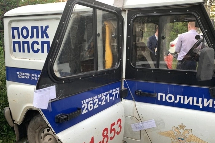 Екатеринбургским полицейским, обвинённым в изнасиловании девушки, отменили приговор