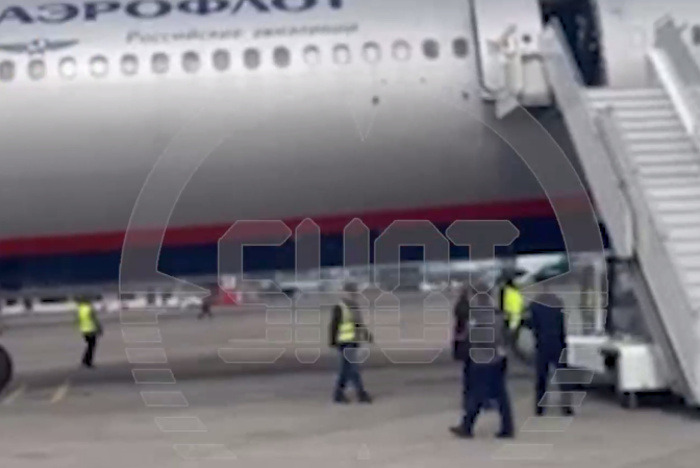 У пассажира самолета, летевшего из Бангкока в Екатеринбург, на борту случился инфаркт