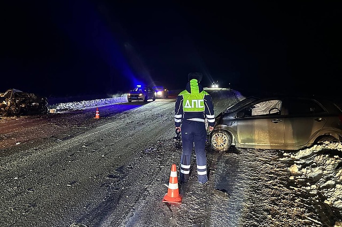 Два человека погибли во встречных машинах на дороге Ачит — Мясогутово