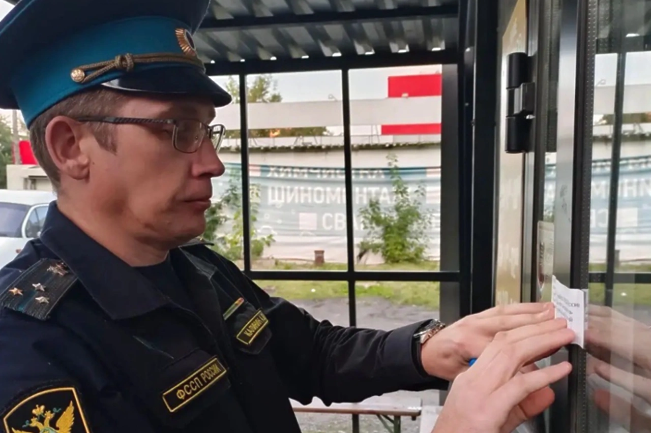 На Старой Сортировке судебные приставы закрыли кафе из-за антисанитарии