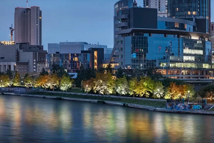 К 300-летию Екатеринбурга на набережной обновят подсветку