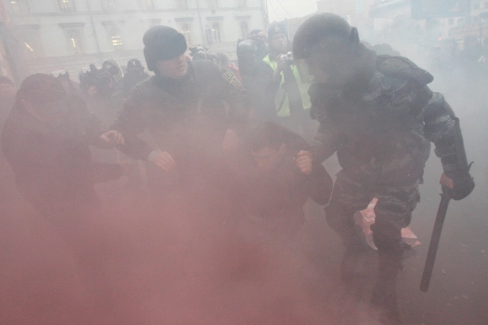 Полицию Златоуста учат подавлять массовые беспорядки из-за невыплаты зарплаты