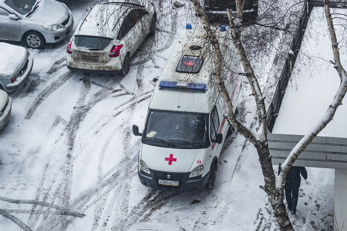В Ленобласти мужчина захватил в заложники бригаду скорой помощи