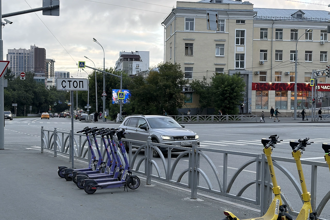 В Екатеринбурге полиция разыскивает водителя СИМ, сбившего ребенка (ФОТО)