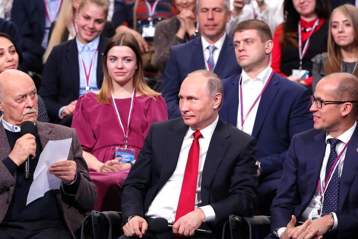 Путин уволил главу Удмуртии в связи с утратой доверия