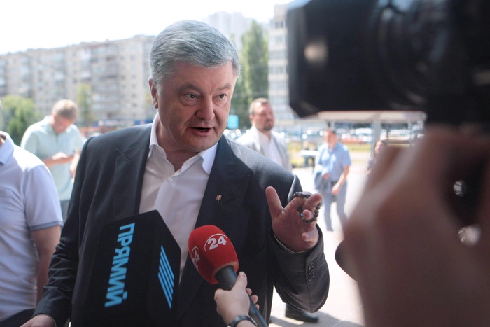 Порошенко заявил о первом шаге Европы к признанию Крыма российским