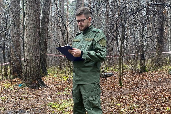 Силовики рассказали подробности обнаружения обнажённого трупа в парке на Юго-Западе